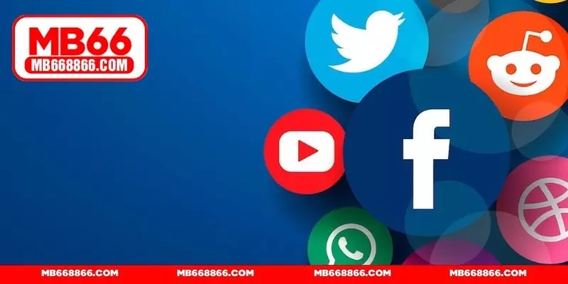 Liên lạc qua nhắn tin mạng xã hội